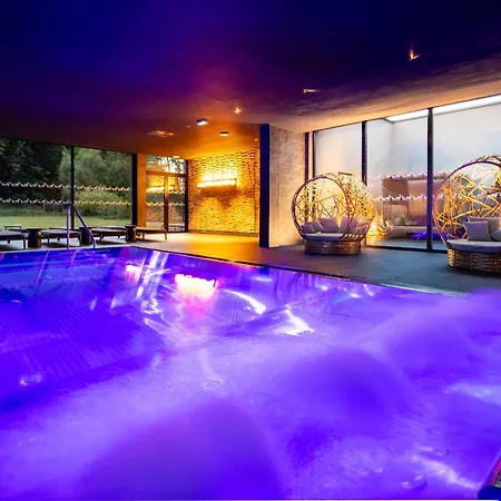 Domaine De L'eclaircie Otel *